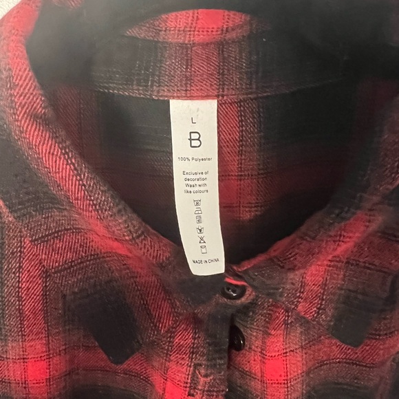 Women’s Oversized Red Plaid Flannel Shirt with pockets (Size L, Brand: B) - Picture 3 of 6